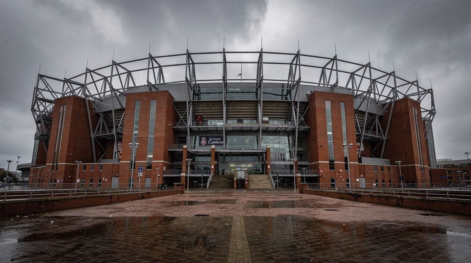Anfield stadium tour guide